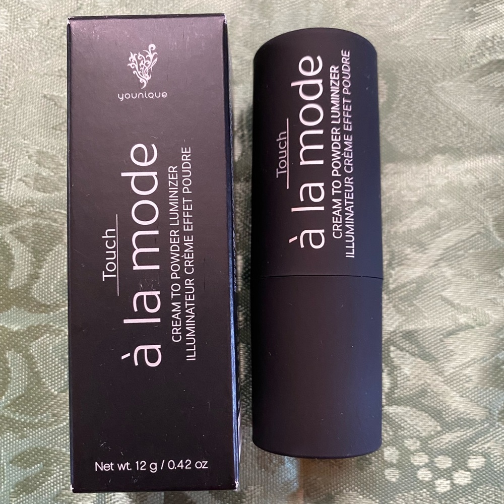 Younique Touch a la mode Luminizer